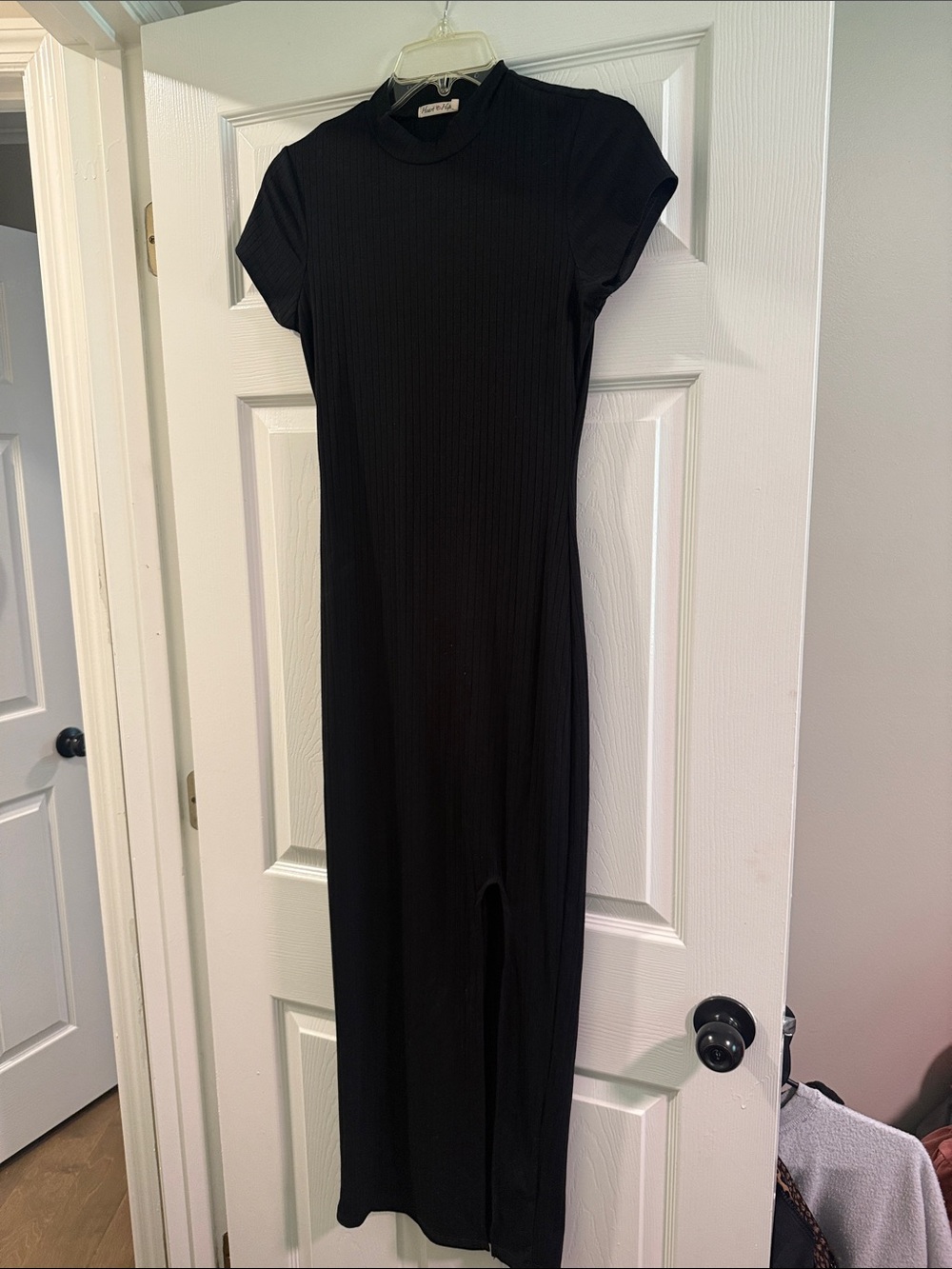 Classic Black Ribbed Short-Sleeve Maxi Dress